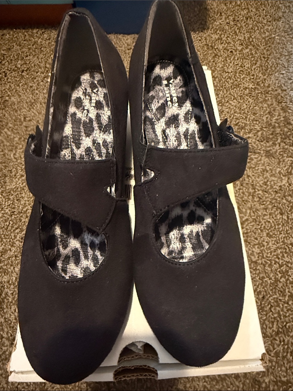 Valley Lane Mary Jane wedge style pump Women's with box size 9.0